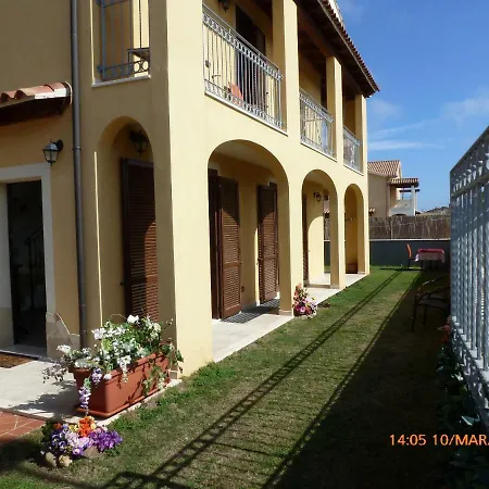 Emozioni D'estate Bed & Breakfast *