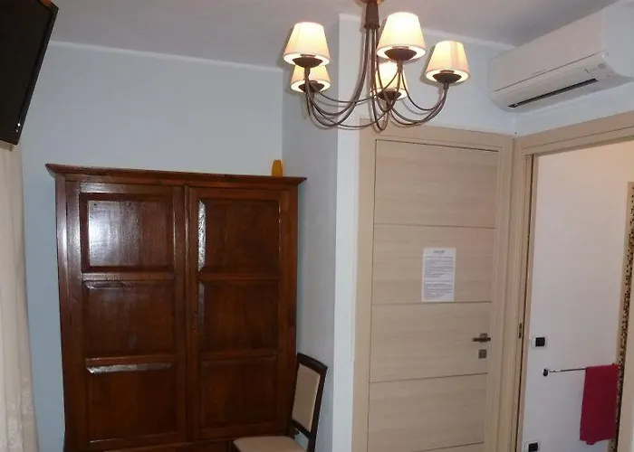 B&B Emozioni D'estate 풀라